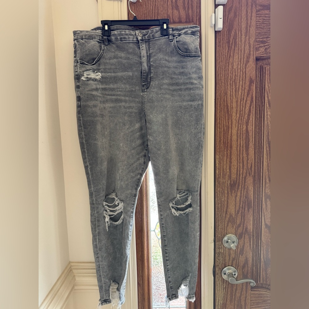 American Eagle Outfitters Gray Distressed Skinny Jeans